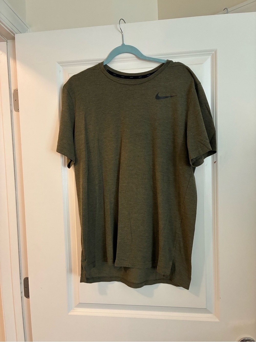 Nike Men’s Olive Crew Short-Sleeve Performance Tee